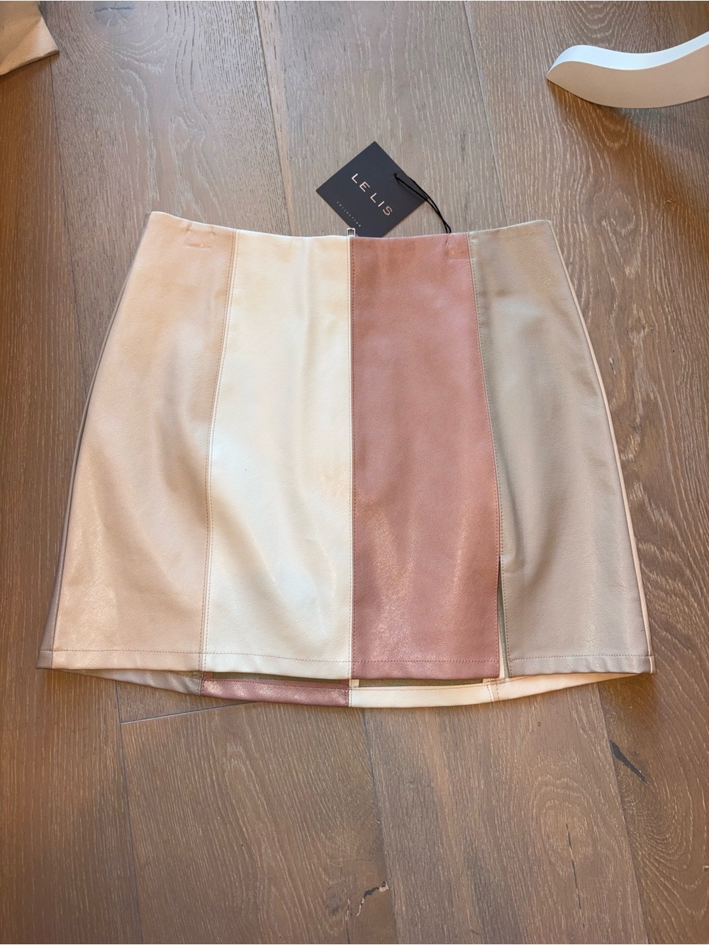 Le Lis Colorblock Faux Leather Mini Skirt in Cream and Rose